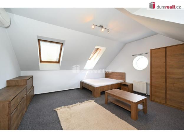 Prodej rodinného domu, Šestajovice, Ve Skále, 248 m2