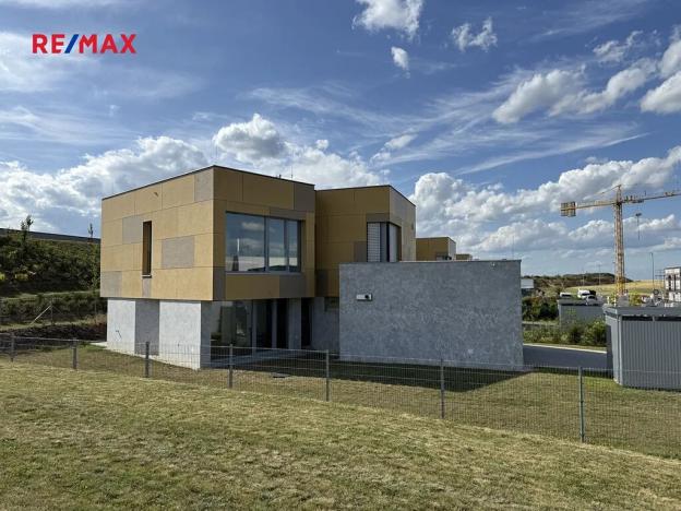 Prodej rodinného domu, Praha - Horní Počernice, Krotitelů, 197 m2