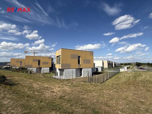 Prodej rodinného domu, Praha - Horní Počernice, Krotitelů, 197 m2