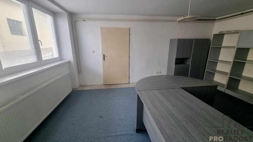 Pronájem kanceláře, Moravský Krumlov, Dr. Odstrčila, 60 m2