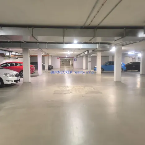 Prodej garážového stání, Hradec Králové - Pražské Předměstí, Haškova, 16 m2