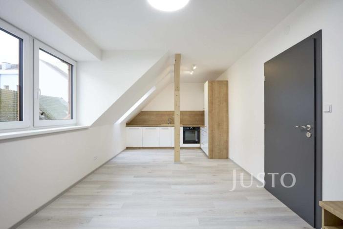 Pronájem bytu 2+kk, Třeboň - Třeboň II, Sokolská, 55 m2