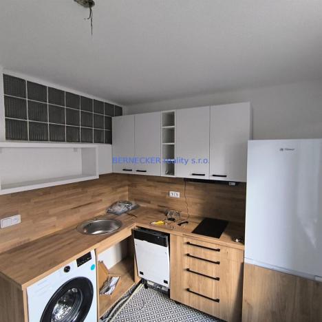 Pronájem bytu 1+1, Hradec Králové, Ladova, 25 m2