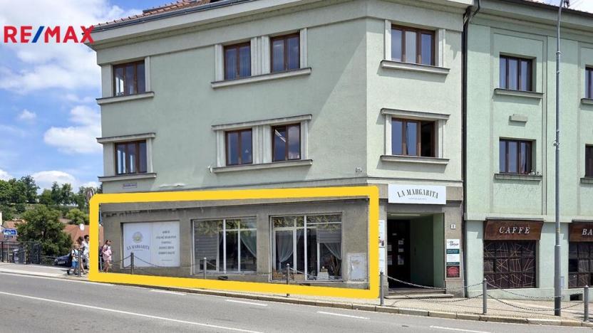 Pronájem obchodního prostoru, Třebíč - Vnitřní Město, Komenského nám., 100 m2