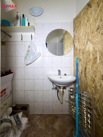 Pronájem obchodního prostoru, Třebíč - Vnitřní Město, Komenského nám., 100 m2