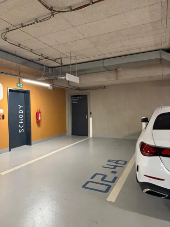 Pronájem garážového stání, Praha - Smíchov, Grafická, 12 m2