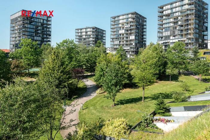 Pronájem bytu 1+kk, Praha - Žižkov, Ke kapslovně, 48 m2