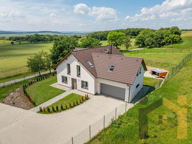 Prodej rodinného domu, Vinařice, 269 m2