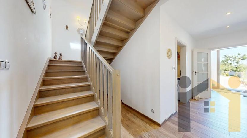 Prodej rodinného domu, Vinařice, 269 m2