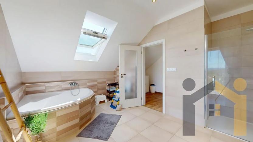 Prodej rodinného domu, Vinařice, 269 m2