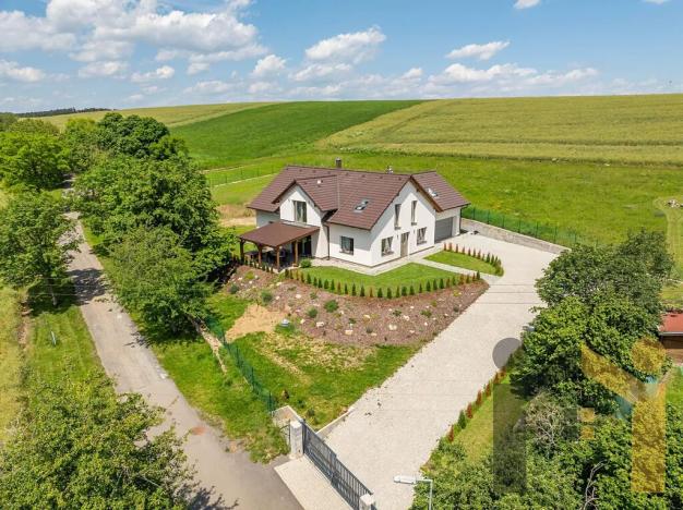 Prodej rodinného domu, Vinařice, 269 m2