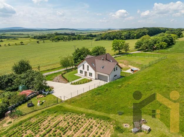 Prodej rodinného domu, Vinařice, 269 m2