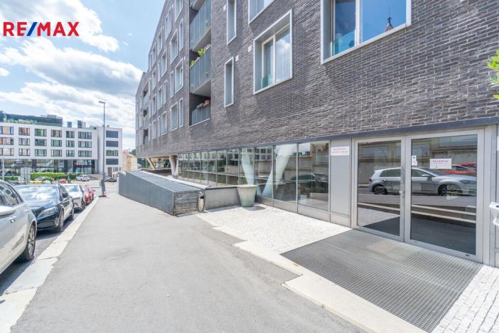 Prodej garážového stání, Praha - Smíchov, Švédská, 13 m2