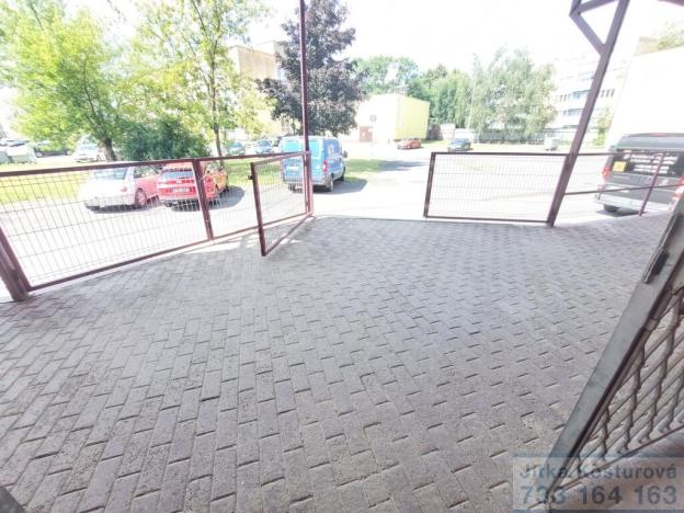 Pronájem skladu, Krnov - Pod Bezručovým vrchem, Albrechtická, 288 m2