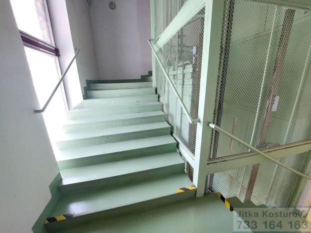 Pronájem skladu, Krnov - Pod Bezručovým vrchem, Albrechtická, 288 m2