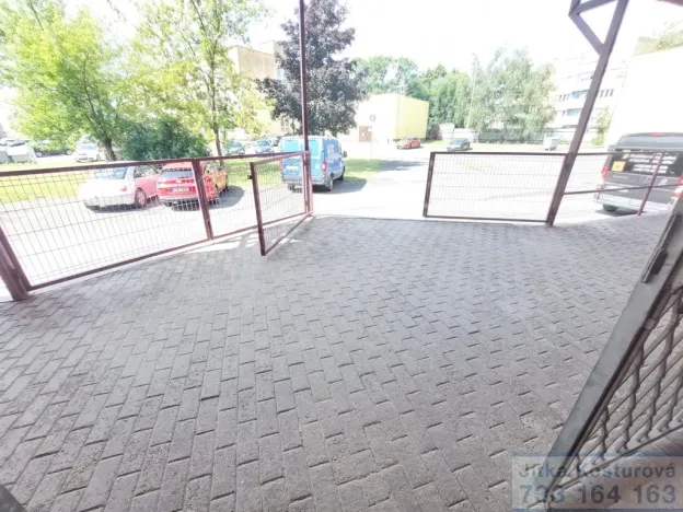 Pronájem skladu, Krnov - Pod Bezručovým vrchem, Albrechtická, 100 m2