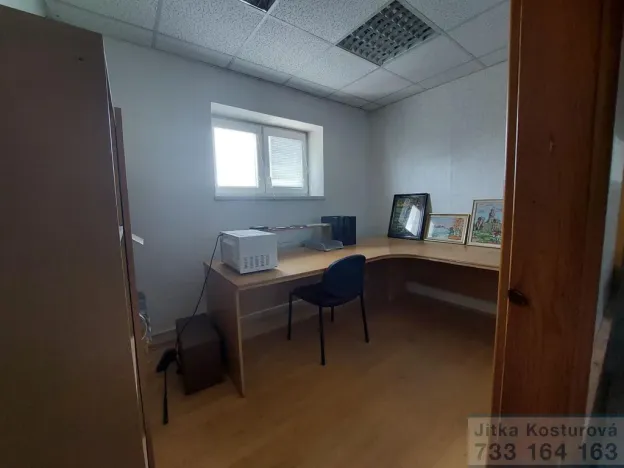 Pronájem skladu, Krnov - Pod Bezručovým vrchem, Albrechtická, 100 m2