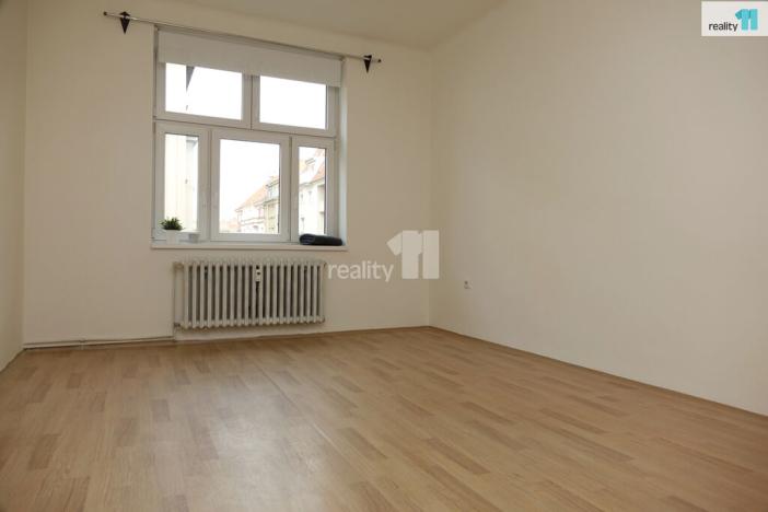 Pronájem bytu 1+kk, Praha - Žižkov, Biskupcova, 24 m2