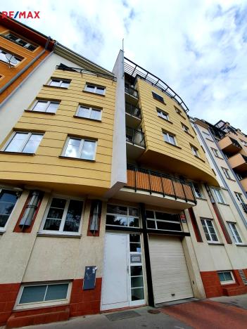 Pronájem bytu 3+kk, Praha, Kašparovo náměstí, 80 m2