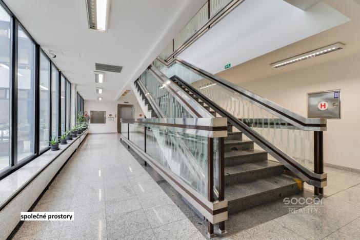 Pronájem obchodního prostoru, Praha - Libeň, Sokolovská, 176 m2