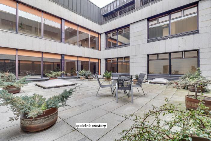 Pronájem obchodního prostoru, Praha - Libeň, Sokolovská, 75 m2