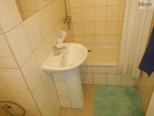 Pronájem bytu 1+kk, Chomutov, Březenecká, 28 m2