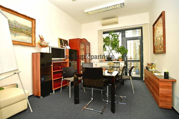 Pronájem kanceláře, Praha - Karlín, Pobřežní, 125 m2