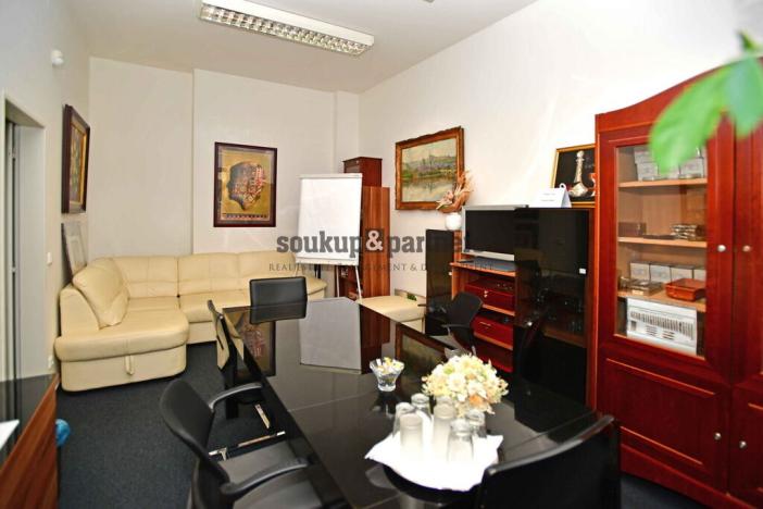 Pronájem kanceláře, Praha - Karlín, Pobřežní, 125 m2