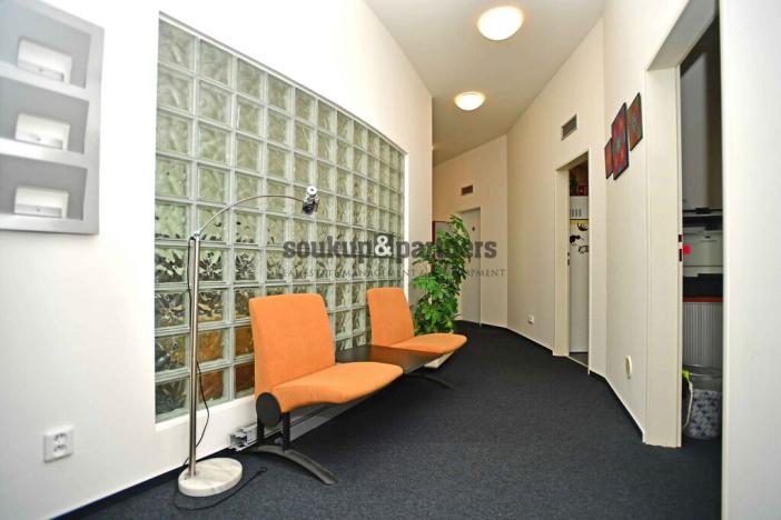 Pronájem kanceláře, Praha - Karlín, Pobřežní, 125 m2