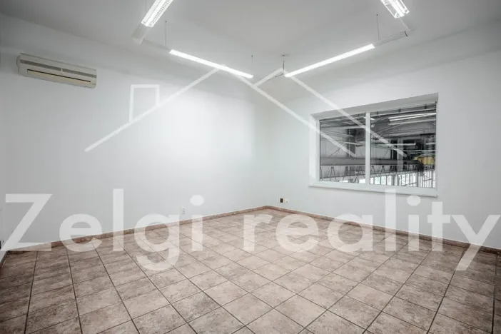 Pronájem skladu, Valtice, Zámek, 1192 m2