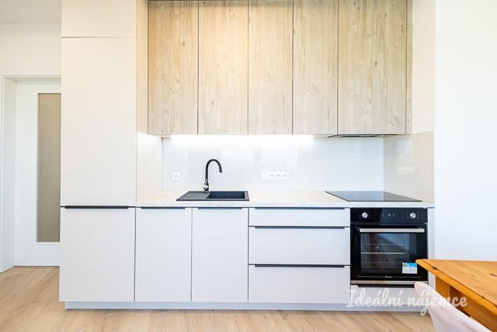 Pronájem bytu 2+kk, Praha, Drahňovická, 47 m2