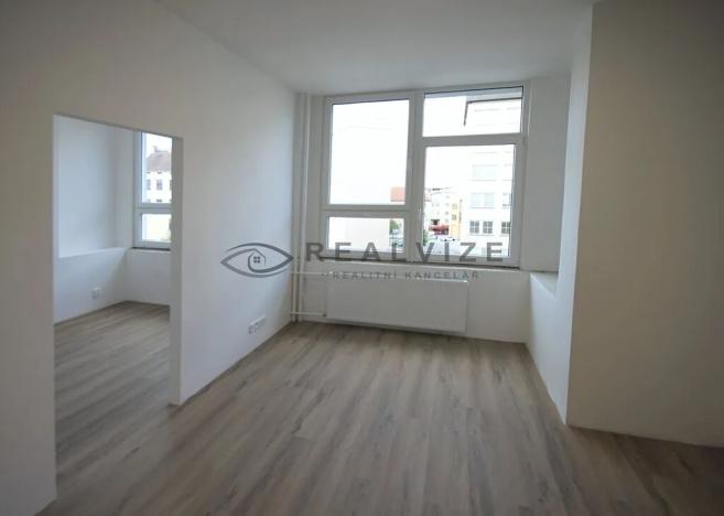 Pronájem bytu 2+kk, České Budějovice, Žižkova tř., 39 m2