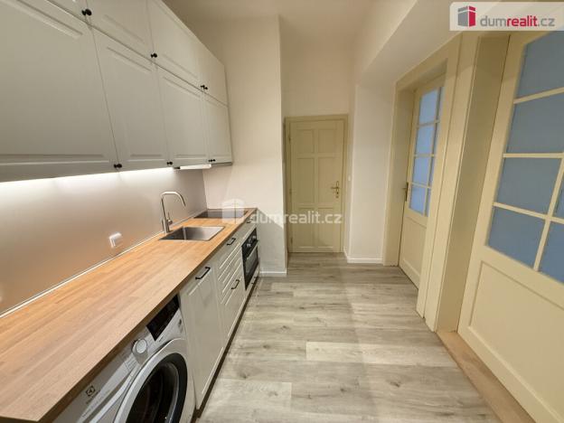 Pronájem bytu 2+1, Praha - Vršovice, Bulharská, 45 m2