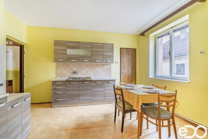 Prodej bytu 2+1, Skřivany, Nádražní, 60 m2