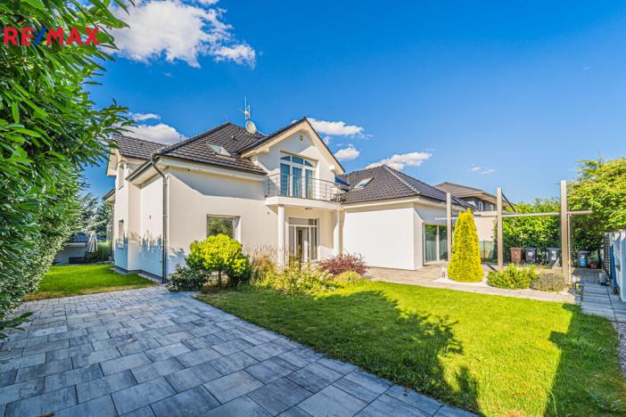 Prodej rodinného domu, Šestajovice, Myslivečkova, 389 m2