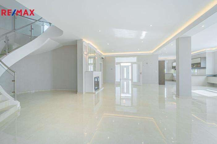 Prodej rodinného domu, Šestajovice, Myslivečkova, 389 m2