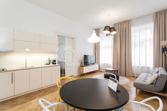 Pronájem bytu 2+kk, Praha, Na Poříčí, 55 m2