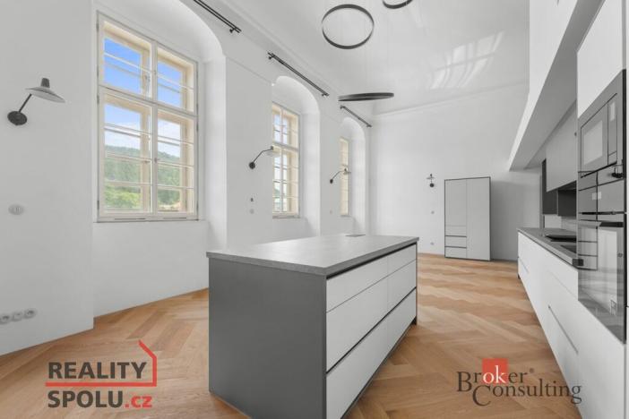 Prodej bytu 1+kk, Jince, Slavíkova, 71 m2