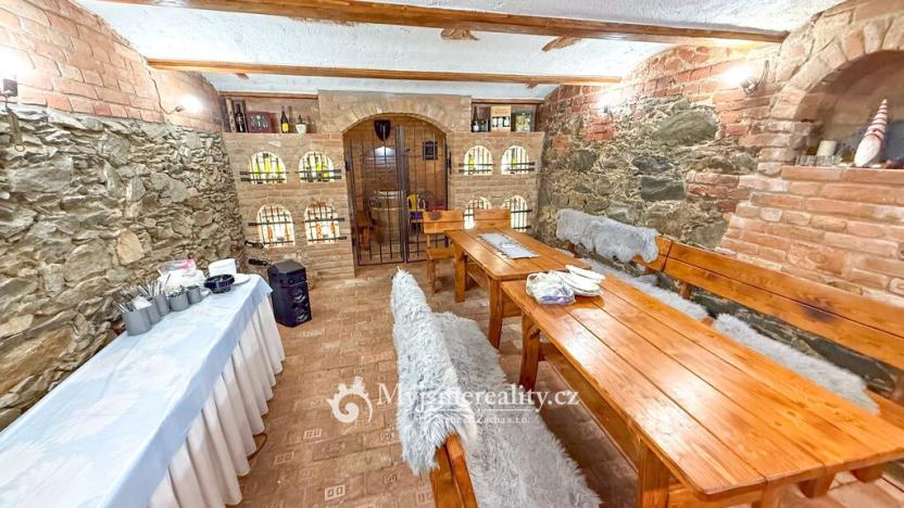 Prodej ubytování, Suchohrdly, Znojemská, 450 m2