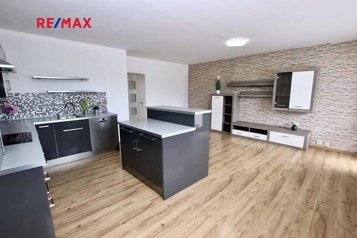 Pronájem bytu 3+kk, Loděnice, Za GZ, 64 m2
