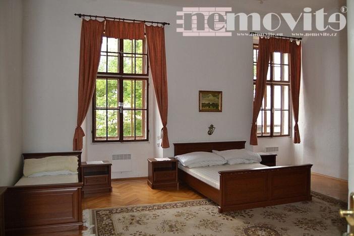 Prodej historického objektu, Hatín - Jemčina, 2500 m2