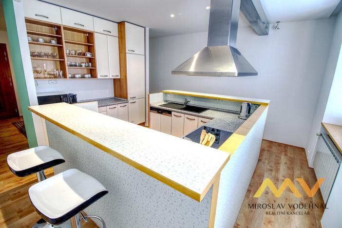Pronájem bytu 2+kk, Hradec Králové, Malé náměstí, 98 m2