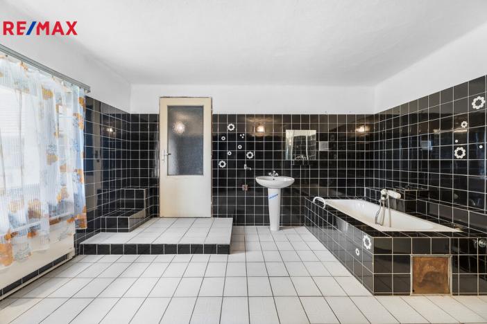 Prodej rodinného domu, Brniště - Luhov, 250 m2