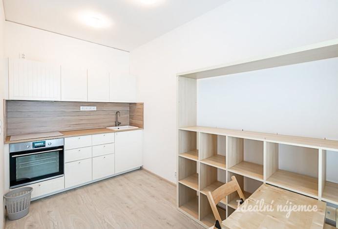 Pronájem bytu 1+kk, Praha - Letňany, Chlebovická, 33 m2
