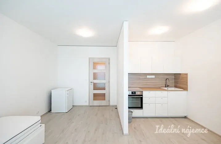 Pronájem bytu 1+kk, Praha - Letňany, Chlebovická, 33 m2