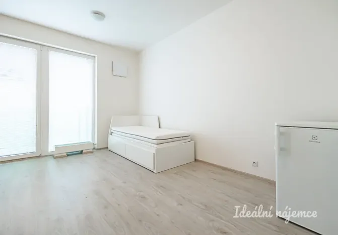 Pronájem bytu 1+kk, Praha - Letňany, Chlebovická, 33 m2
