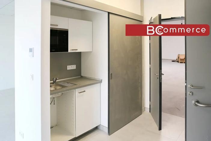 Pronájem skladu, Brno, 935 m2