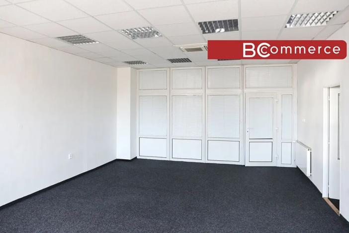 Pronájem kanceláře, Brno, Olomoucká, 221 m2