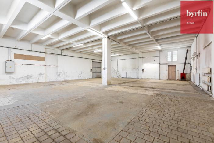 Prodej výrobních prostor, Krnov, Lidická, 12420 m2