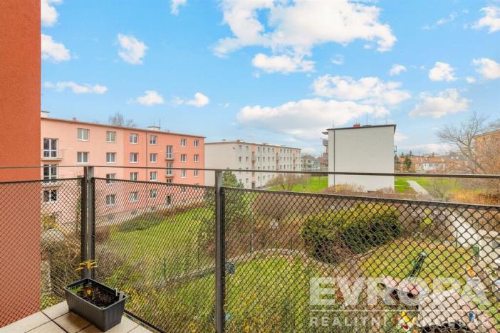 Pronájem bytu 1+kk, Praha - Hloubětín, Nehvizdská, 47 m2